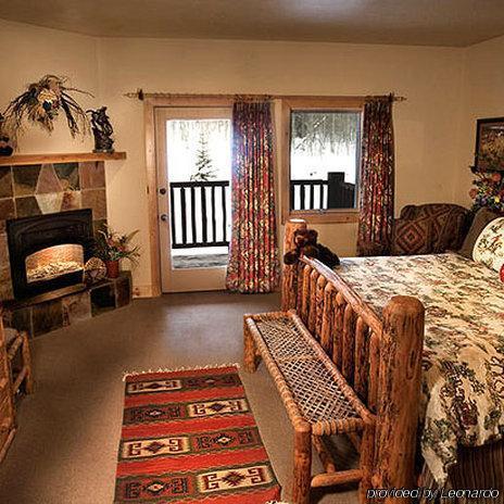 Daniels Summit Lodge Wallsburg Room photo